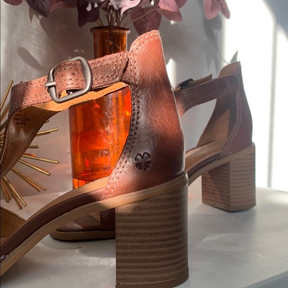 Lucky Brand Sabeni Brown Suede Heels with Chunky Block Heel - Picture 8 of 16